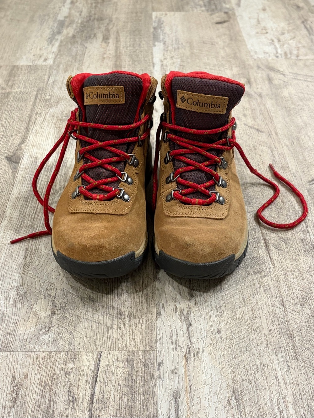 Columbia Women's Newton Ridge Plus Waterproof Amped Hiking Boot size 8.5